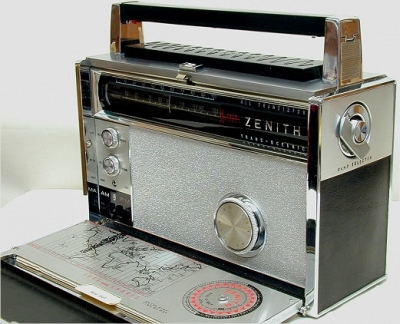 Радиоприемник транзисторный батарейный портативный Zenith Royal 3000-1
