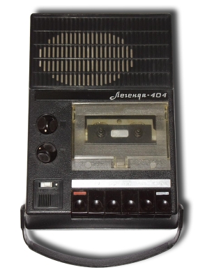 Портативный кассетный магнитофон "Легенда-404" 