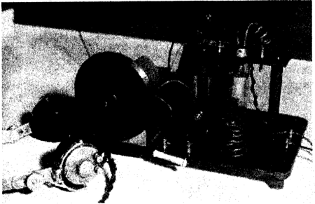 Рис. 10. Общий вид радиоприемника на двухэлектродной лампе конструкции А.Флеминга. 1905 г.