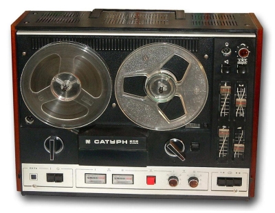 Катушечный стереофонический магнитофон "Сатурн-202-стерео"