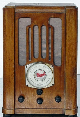 Радиоприёмник сетевой ламповый "Т-37"