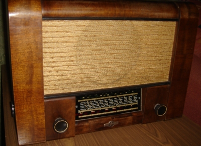 Радиоприемник ламповый сетевой стационарный Stern Radio 5R 61