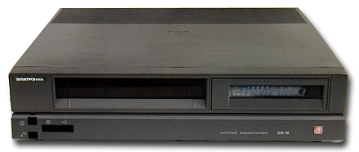 Бытовые кассетные видеомагнитофоны "Электроника ВМ-18" и "Электроника ВМ-32"