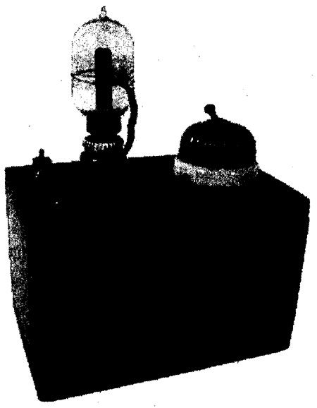 Рис. 15. Общий вид радиоприемника на даухалектродной лампе конструкции А.Флеминга. 1910 г.