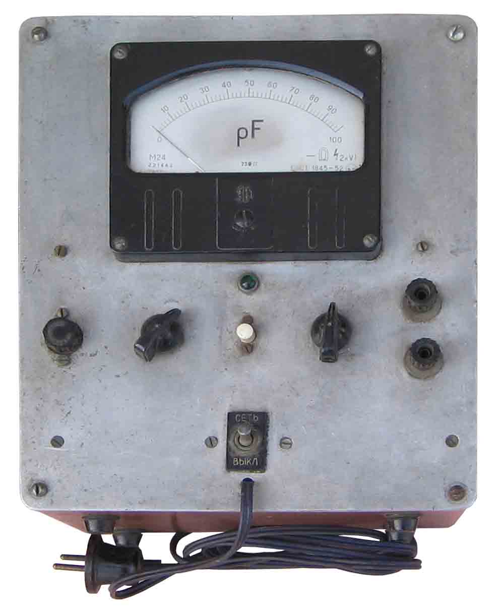 Прибор для измерения ёмкости конденсаторов. Сделан по описанию в журнале "Радио"