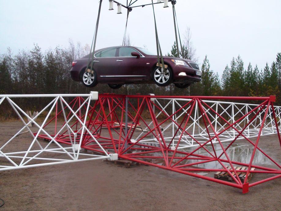 Соединение траверсы и элемента 160 метровой антенны. Lexus для сравнения..)))