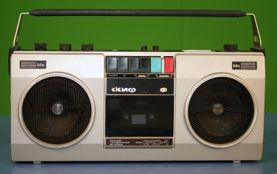 Портативный кассетный магнитофон "Скиф-310-стерео" и "Скиф-310-1-стерео"