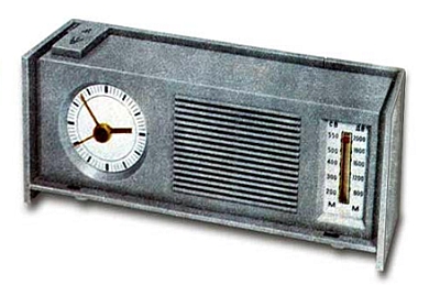 Малогабаритный транзисторный радиоприёмник с часами "Утро-601"