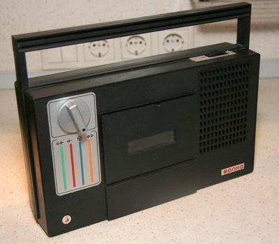 Детский кассетный магнитофон-игрушка "Волна"